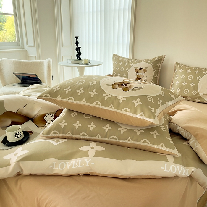 91家纺网 家纺一手货源 找家纺 色鬼布艺高端家居主号 2025秋冬新款网红款水洗棉四季款四件套 天使熊-咖