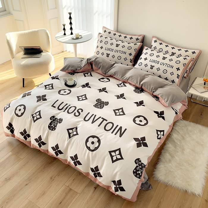 91家纺网 家纺一手货源 找家纺 色鬼布艺高端家居主号 2025秋冬新款网红款水洗棉四季款四件套 小熊头