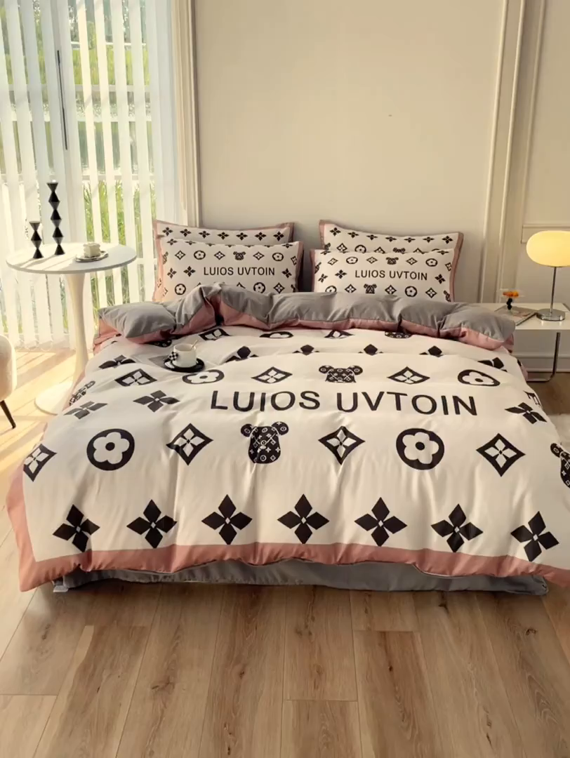 91家纺网 家纺一手货源 找家纺 色鬼布艺高端家居主号 2025秋冬新款网红款水洗棉四季款四件套 小熊头