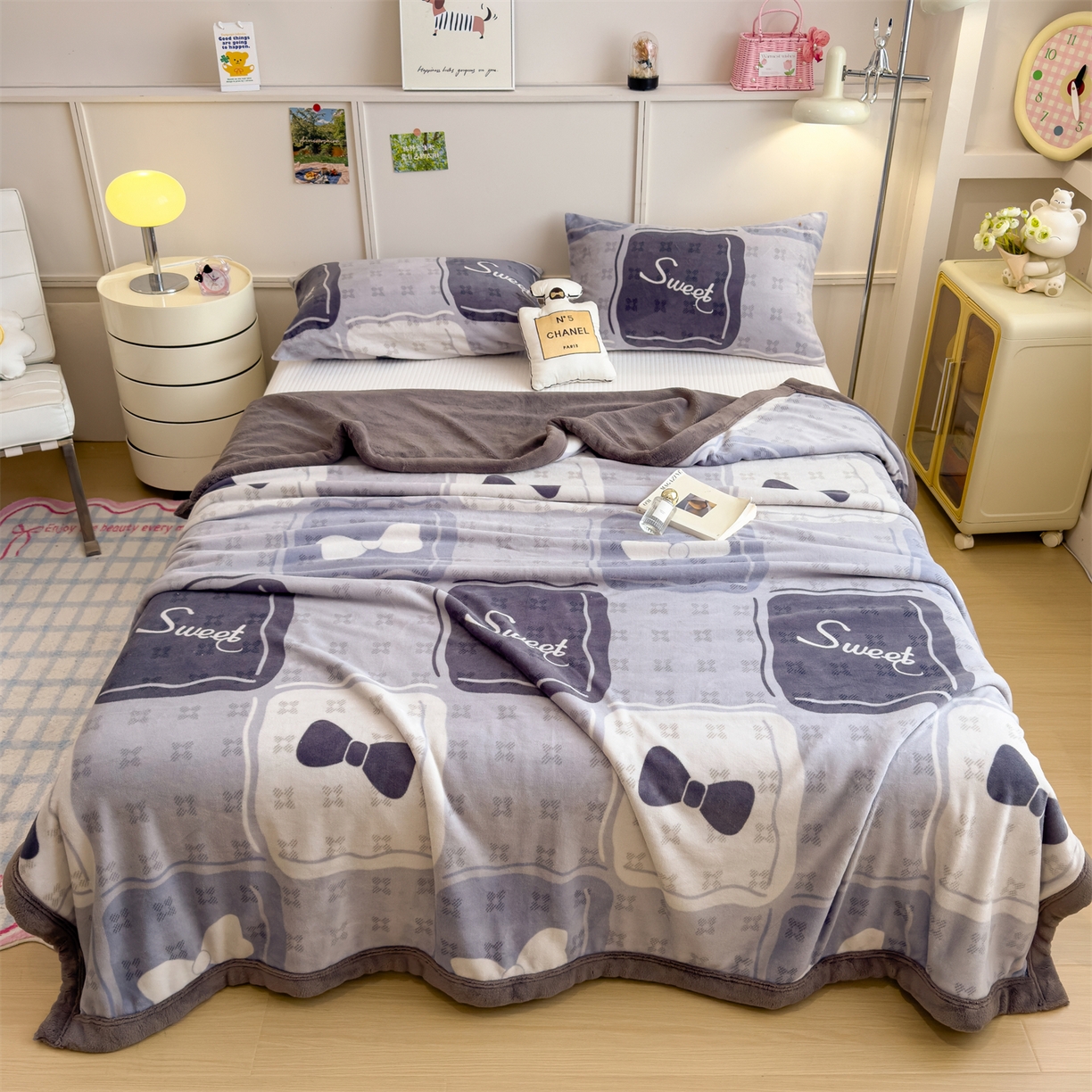 91家纺网 家纺一手货源 找家纺 慕木家纺 2025新款高克重印花牛奶绒云锦绒双层毛毯毛毯毯子（可供跨境提供买家秀） 双层毛毯-芊芊情-灰