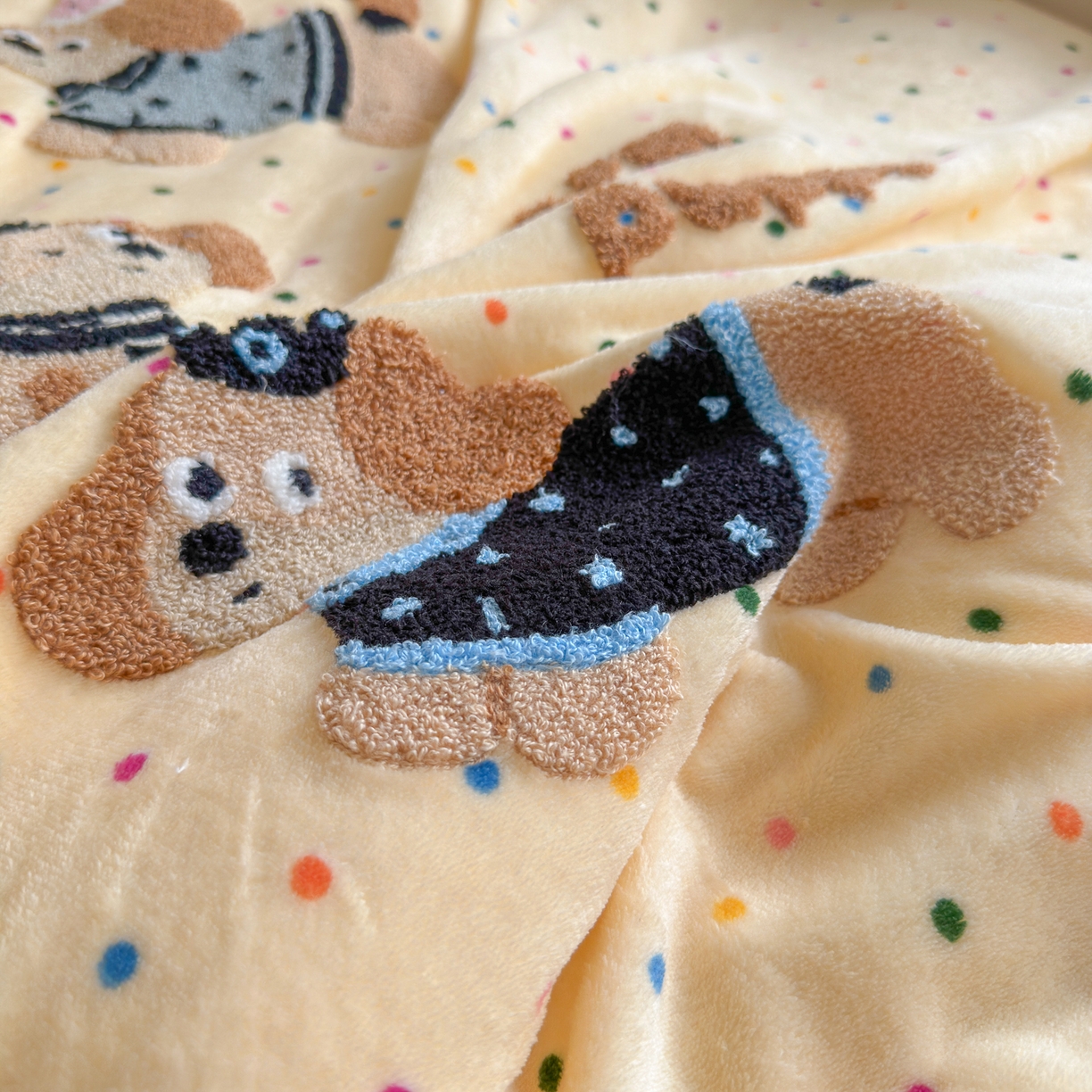 91家纺网 家纺一手货源 找家纺 优卡迪家纺馆 2025新款牛奶绒毛巾绣四件套 下载文件包含买家秀 波点旺旺-奶黄