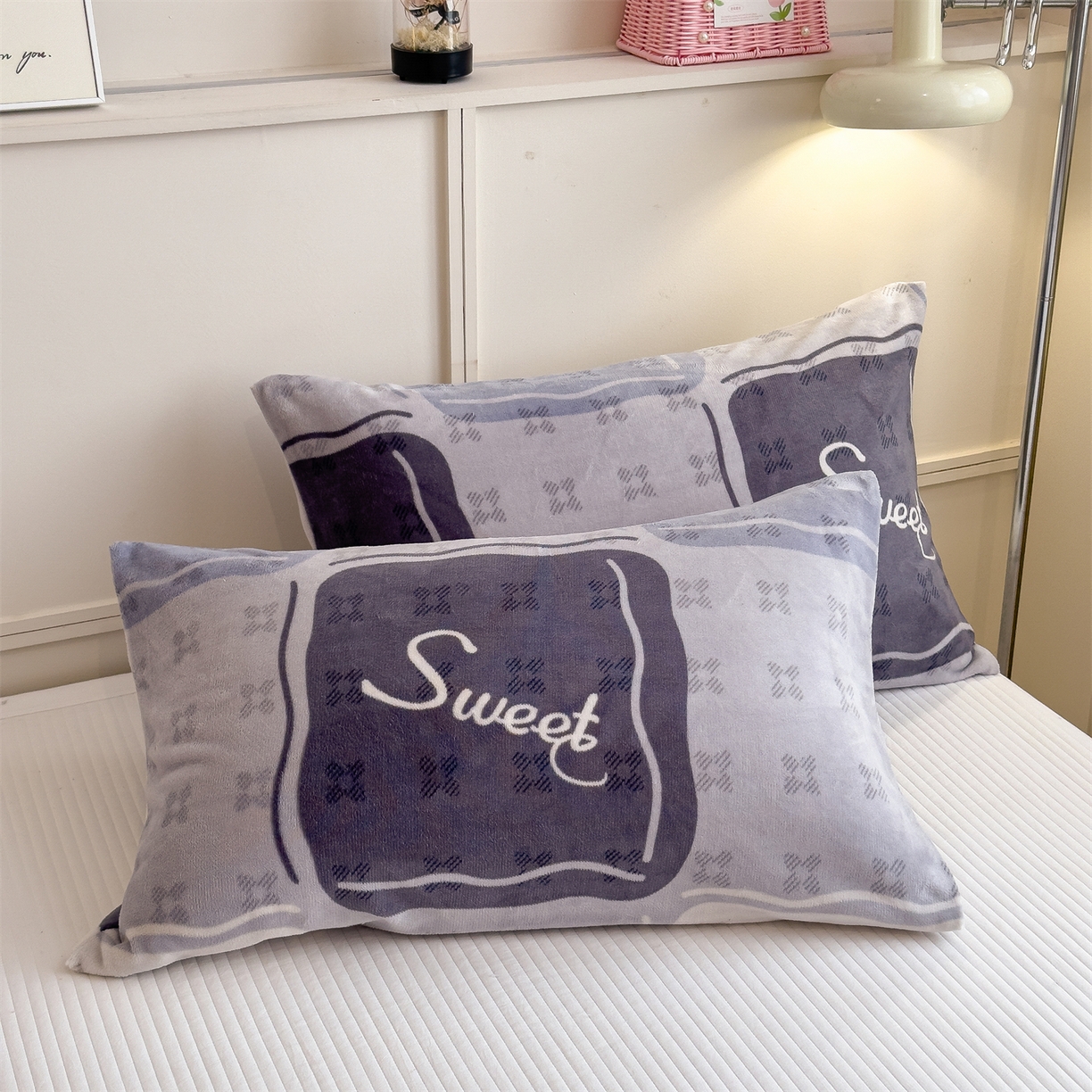 91家纺网 家纺一手货源 找家纺 慕木家纺 2025新款高克重印花牛奶绒云锦绒双层毛毯毛毯毯子（可供跨境提供买家秀） 双层毛毯-芊芊情-灰