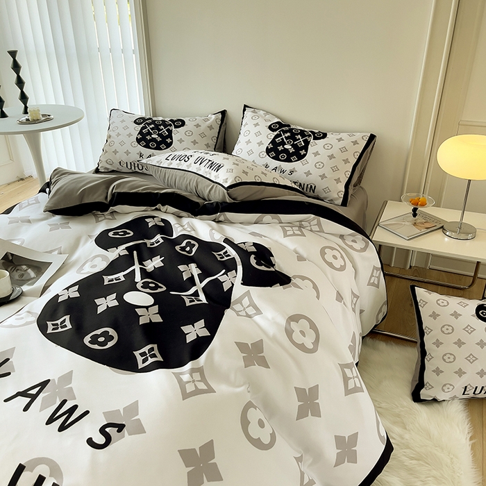 91家纺网 家纺一手货源 找家纺 色鬼布艺高端家居主号 2025秋冬新款网红款水洗棉四季款四件套 熊头白