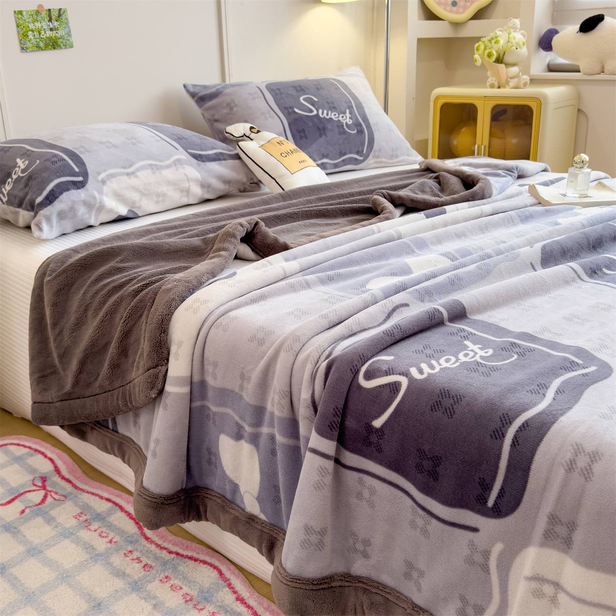 91家纺网 家纺一手货源 找家纺 慕木家纺 2025新款高克重印花牛奶绒云锦绒双层毛毯毛毯毯子（可供跨境提供买家秀） 双层毛毯-芊芊情-灰