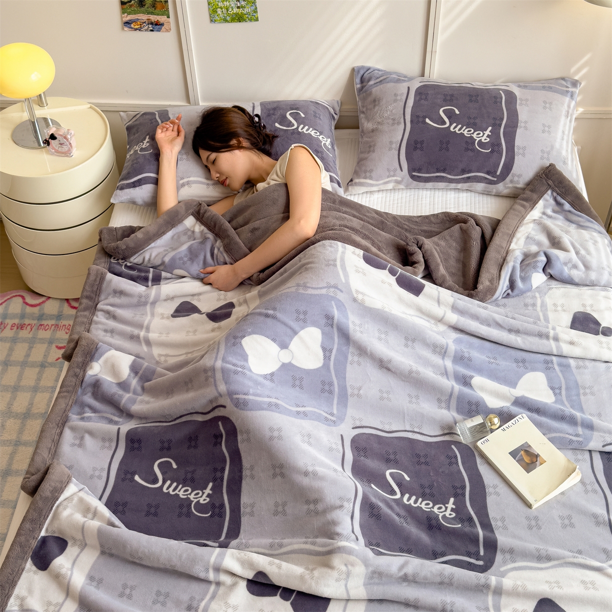 91家纺网 家纺一手货源 找家纺 慕木家纺 2025新款高克重印花牛奶绒云锦绒双层毛毯毛毯毯子（可供跨境提供买家秀） 双层毛毯-芊芊情-灰