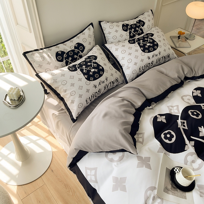 91家纺网 家纺一手货源 找家纺 色鬼布艺高端家居主号 2025秋冬新款网红款水洗棉四季款四件套 熊头白