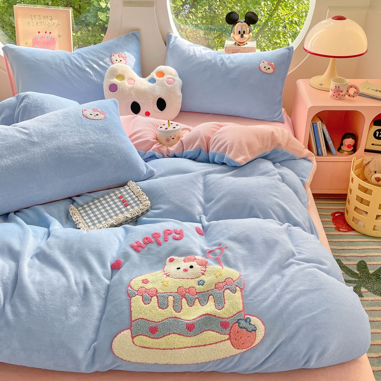 优卡迪家纺馆 2025新款牛奶绒毛巾绣四件套 下载文件包含买家秀 蛋糕猫-天蓝