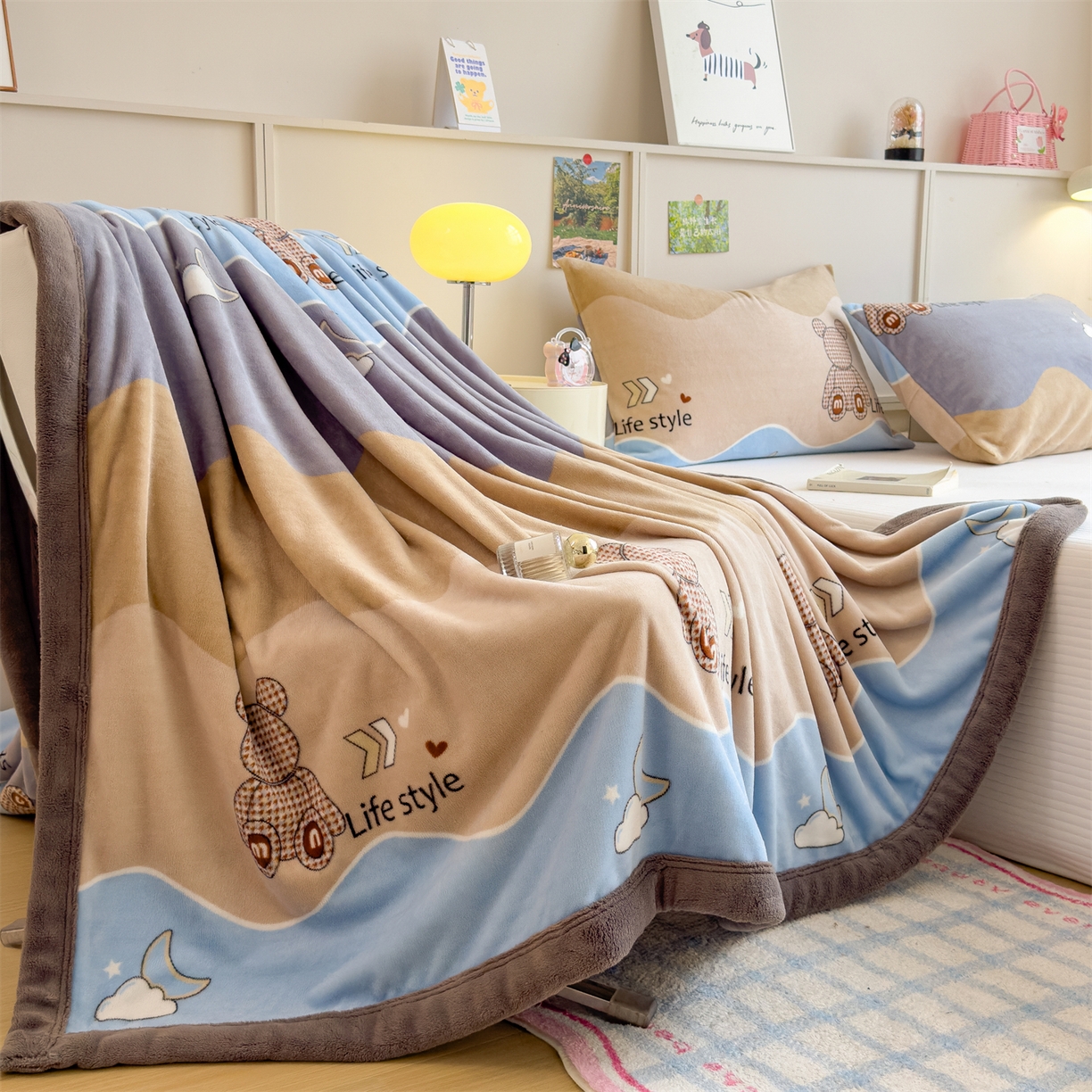 91家纺网 家纺一手货源 找家纺 慕木家纺 2025新款高克重印花牛奶绒云锦绒双层毛毯毛毯毯子（可供跨境提供买家秀） 双层毛毯-波浪熊+灰