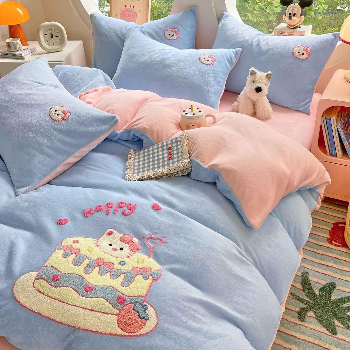 91家纺网 家纺一手货源 找家纺 优卡迪家纺馆 2025新款牛奶绒毛巾绣四件套 下载文件包含买家秀 蛋糕猫-天蓝