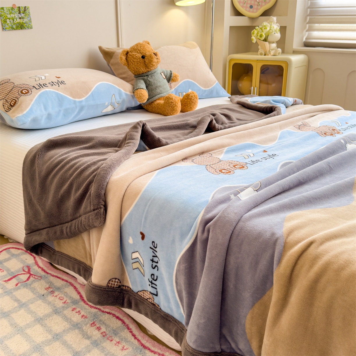 91家纺网 家纺一手货源 找家纺 慕木家纺 2025新款高克重印花牛奶绒云锦绒双层毛毯毛毯毯子（可供跨境提供买家秀） 双层毛毯-波浪熊+灰