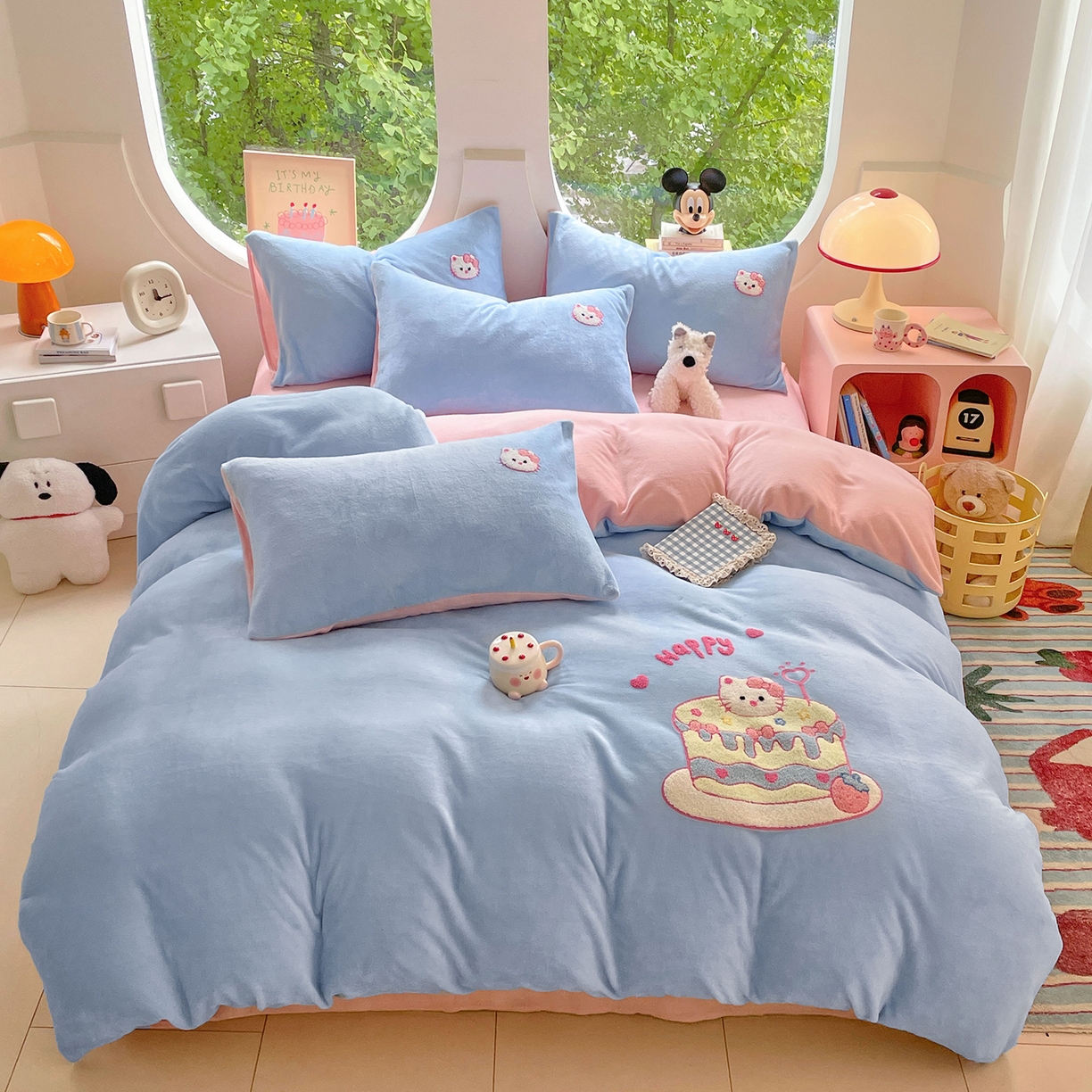 91家纺网 家纺一手货源 找家纺 优卡迪家纺馆 2025新款牛奶绒毛巾绣四件套 下载文件包含买家秀 蛋糕猫-天蓝