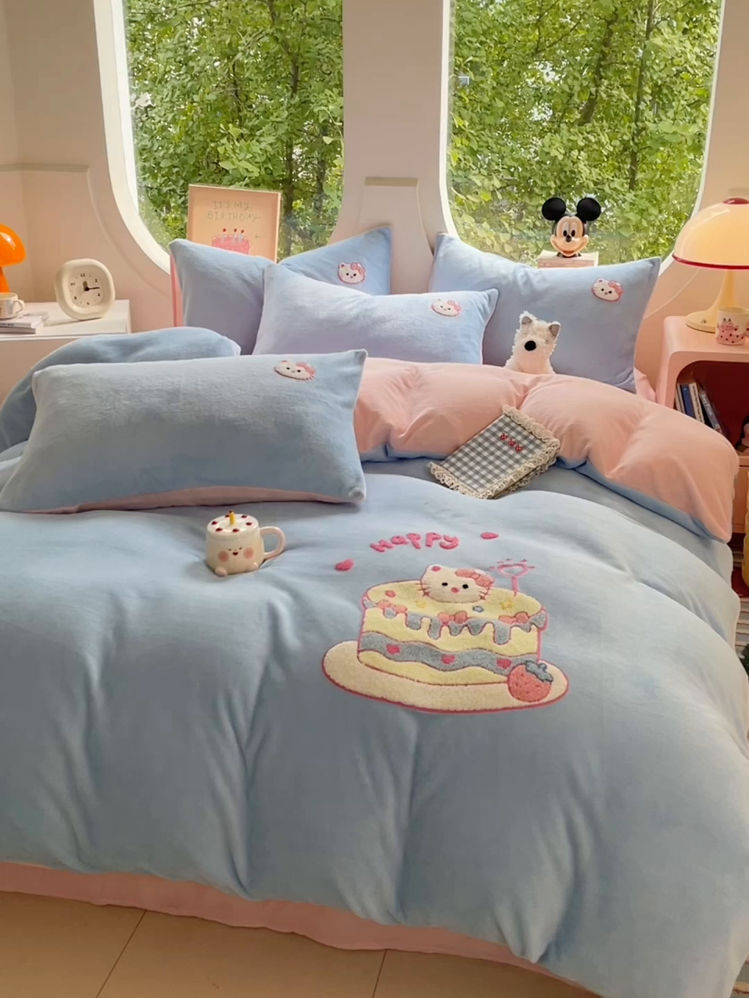 91家纺网 家纺一手货源 找家纺 优卡迪家纺馆 2025新款牛奶绒毛巾绣四件套 下载文件包含买家秀 蛋糕猫-天蓝