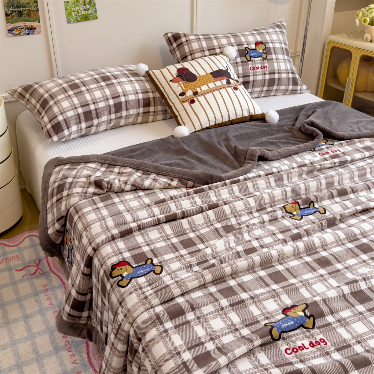 91家纺网 家纺一手货源 找家纺 慕木家纺 2025新款高克重印花牛奶绒云锦绒双层毛毯毛毯毯子（可供跨境提供买家秀） 双层毛毯-波波狗+灰