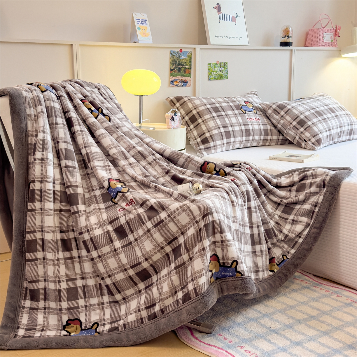 91家纺网 家纺一手货源 找家纺 慕木家纺 2025新款高克重印花牛奶绒云锦绒双层毛毯毛毯毯子（可供跨境提供买家秀） 双层毛毯-波波狗+灰