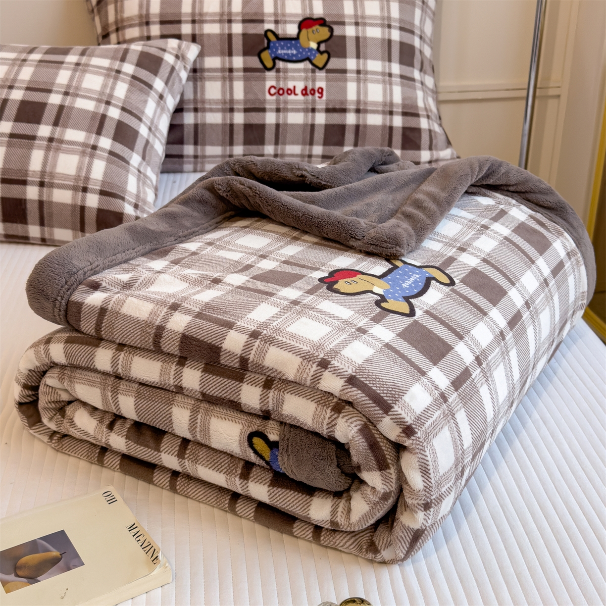 91家纺网 家纺一手货源 找家纺 慕木家纺 2025新款高克重印花牛奶绒云锦绒双层毛毯毛毯毯子（可供跨境提供买家秀） 双层毛毯-波波狗+灰