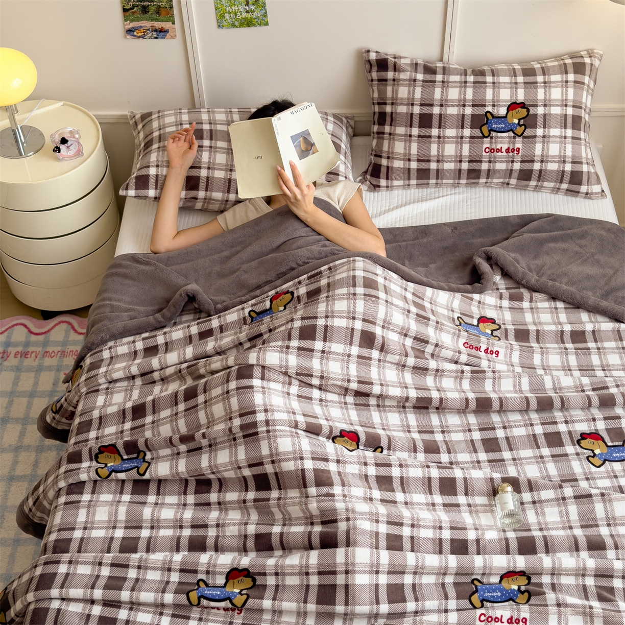 91家纺网 家纺一手货源 找家纺 慕木家纺 2025新款高克重印花牛奶绒云锦绒双层毛毯毛毯毯子（可供跨境提供买家秀） 双层毛毯-波波狗+灰