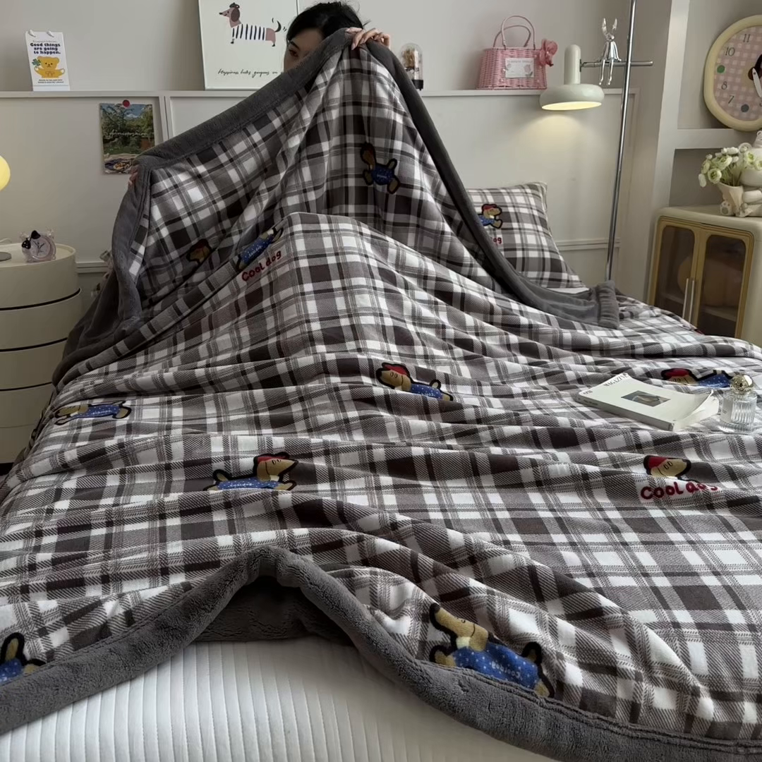 91家纺网 家纺一手货源 找家纺 慕木家纺 2025新款高克重印花牛奶绒云锦绒双层毛毯毛毯毯子（可供跨境提供买家秀） 双层毛毯-波波狗+灰