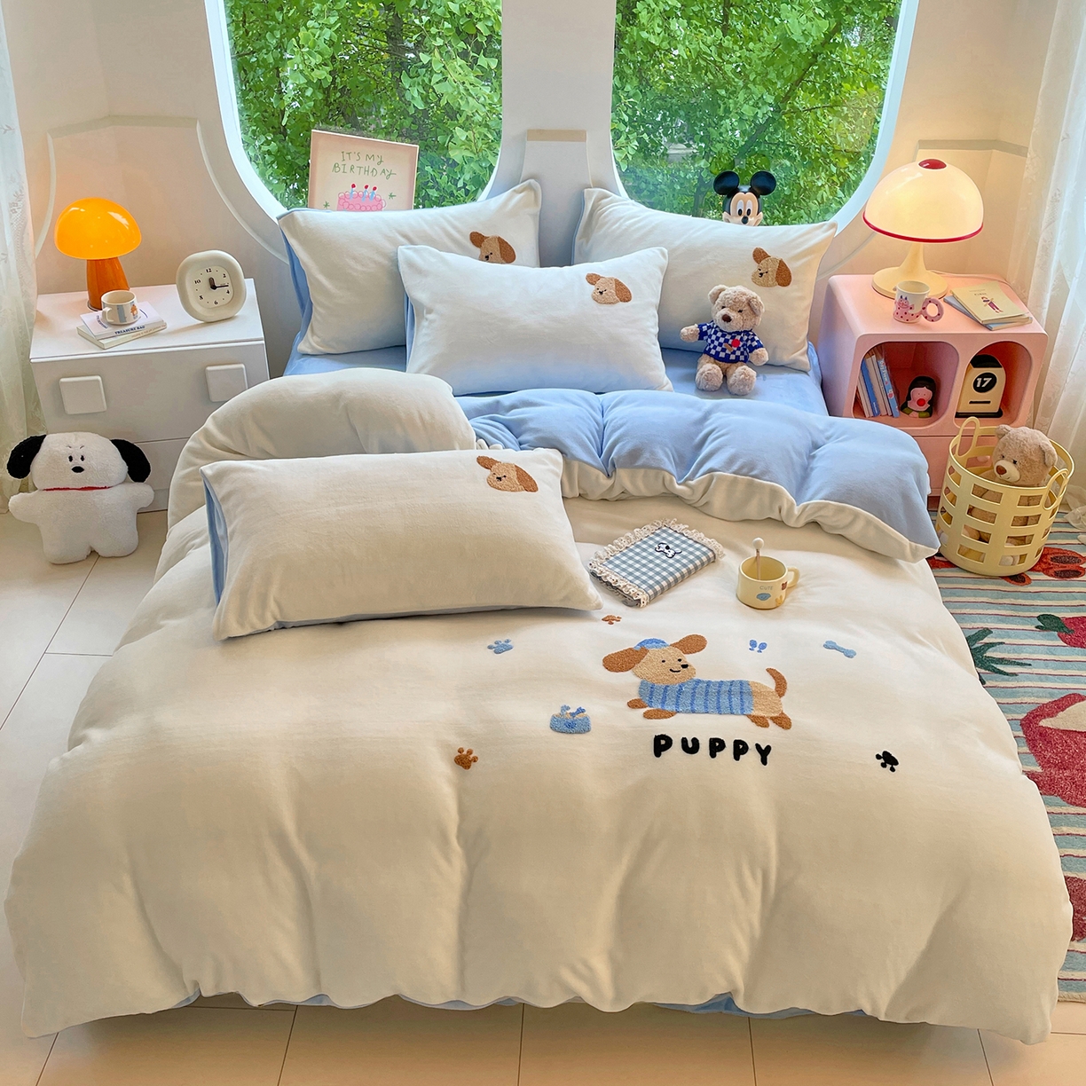 91家纺网 家纺一手货源 找家纺 优卡迪家纺馆 2025新款牛奶绒毛巾绣四件套 下载文件包含买家秀 好运狗-奶白