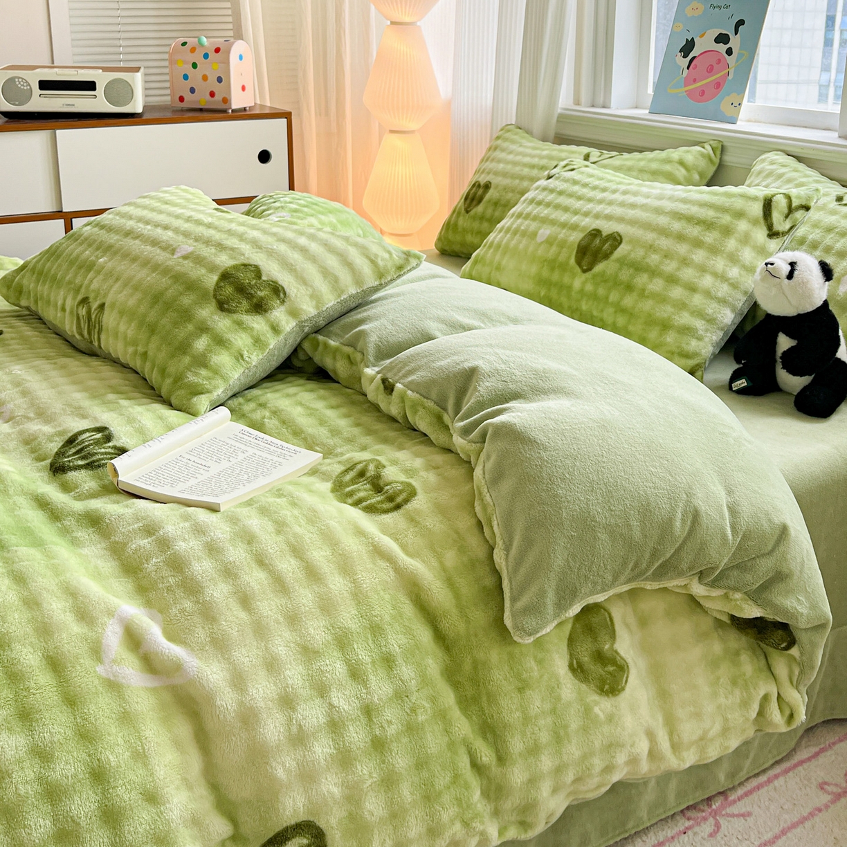 91家纺网 家纺一手货源 找家纺 典曼家纺 2025新款亲肤舒适保暖泡泡绒四件套 绿爱心