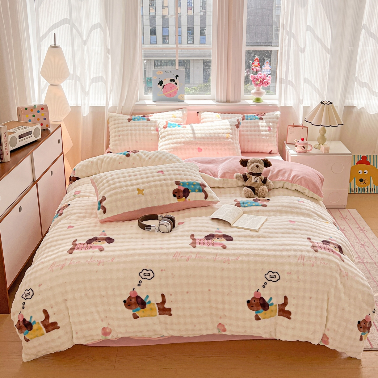 91家纺网 家纺一手货源 找家纺 典曼家纺 2025新款亲肤舒适保暖泡泡绒四件套 快乐狗仔