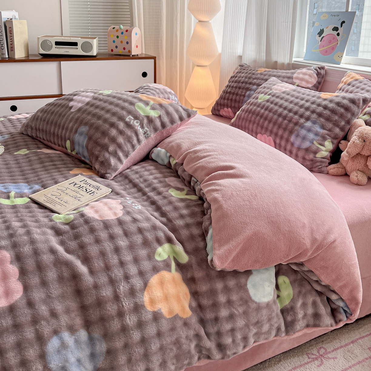 91家纺网 家纺一手货源 找家纺 典曼家纺 2025新款亲肤舒适保暖泡泡绒四件套 郁金香