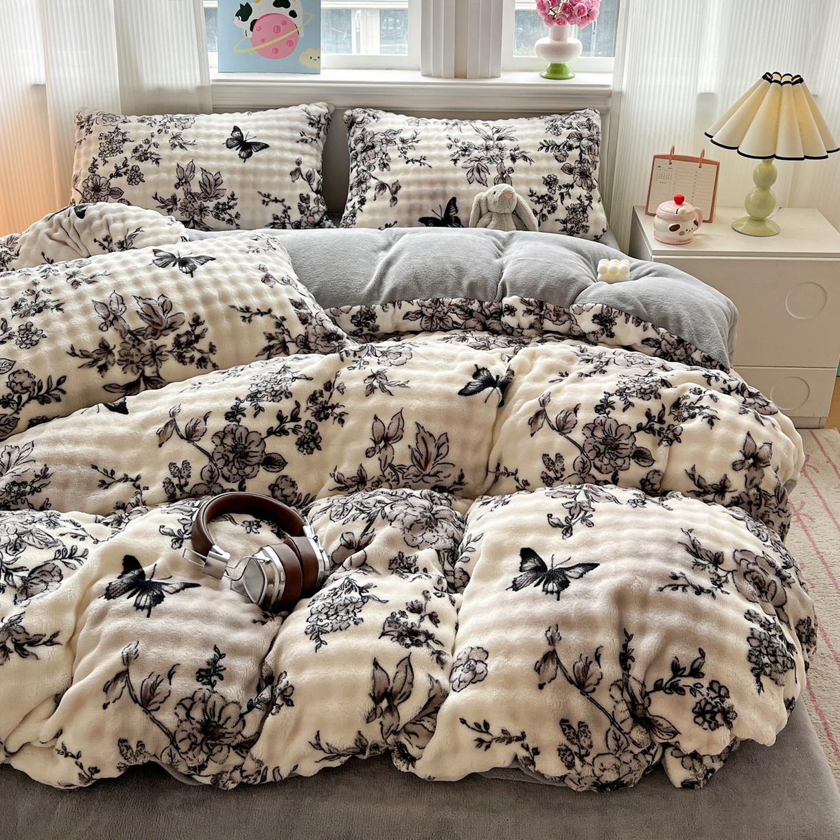 91家纺网 家纺一手货源 找家纺 典曼家纺 2025新款亲肤舒适保暖泡泡绒四件套 奥黛丽