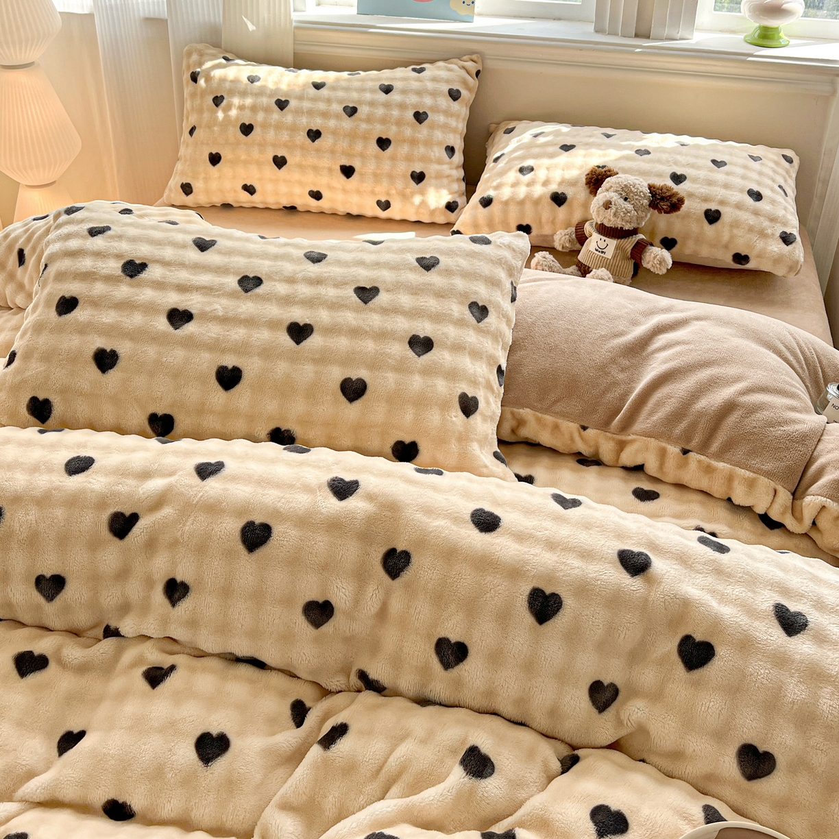 91家纺网 家纺一手货源 找家纺 典曼家纺 2025新款亲肤舒适保暖泡泡绒四件套 焦糖奶咖