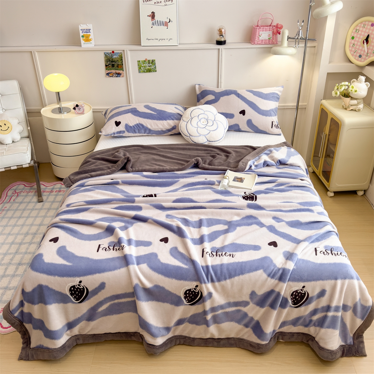 91家纺网 家纺一手货源 找家纺 慕木家纺 2025新款高克重印花牛奶绒云锦绒双层毛毯毛毯毯子（可供跨境提供买家秀） 双层毛毯-海洋之莓+灰