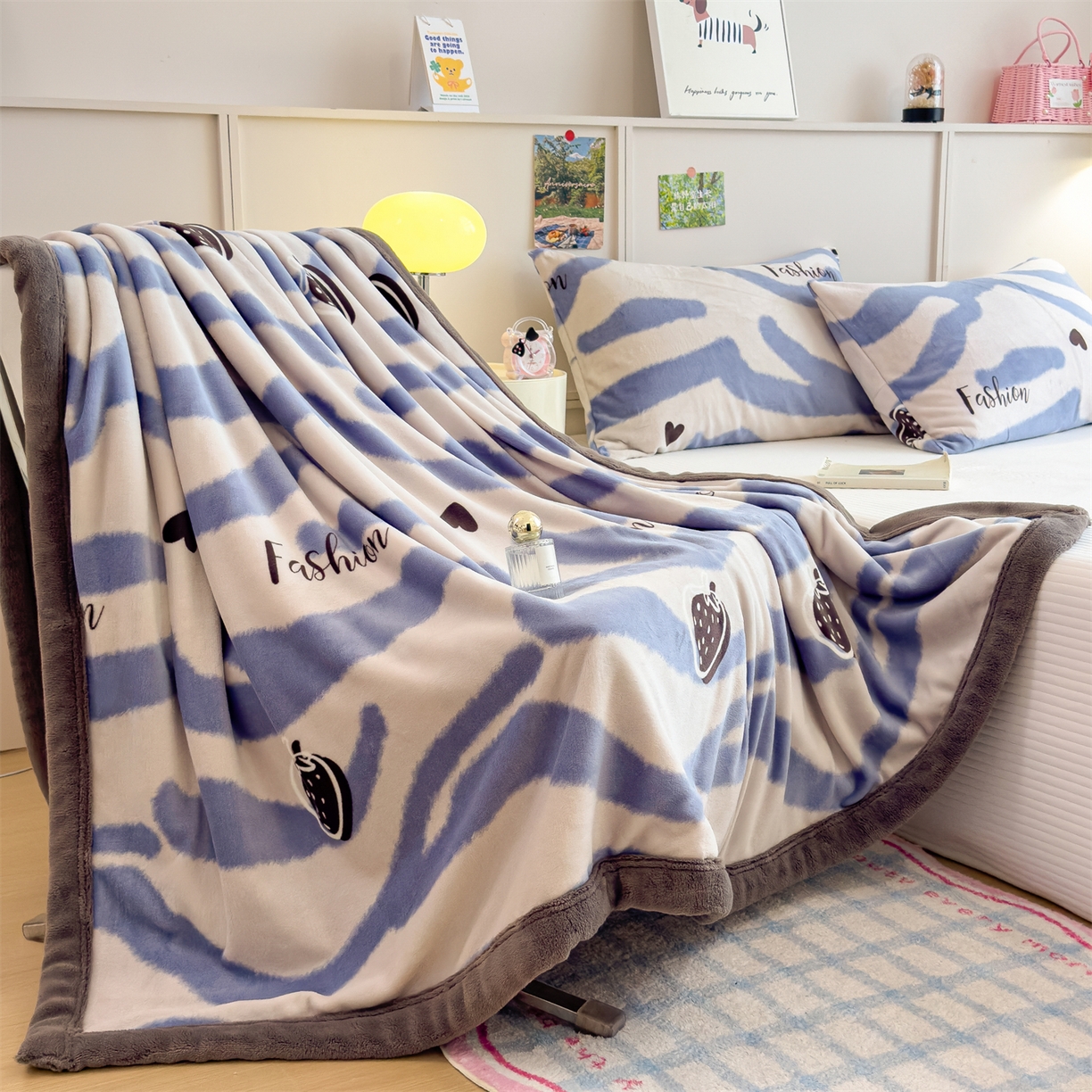 91家纺网 家纺一手货源 找家纺 慕木家纺 2025新款高克重印花牛奶绒云锦绒双层毛毯毛毯毯子（可供跨境提供买家秀） 双层毛毯-海洋之莓+灰