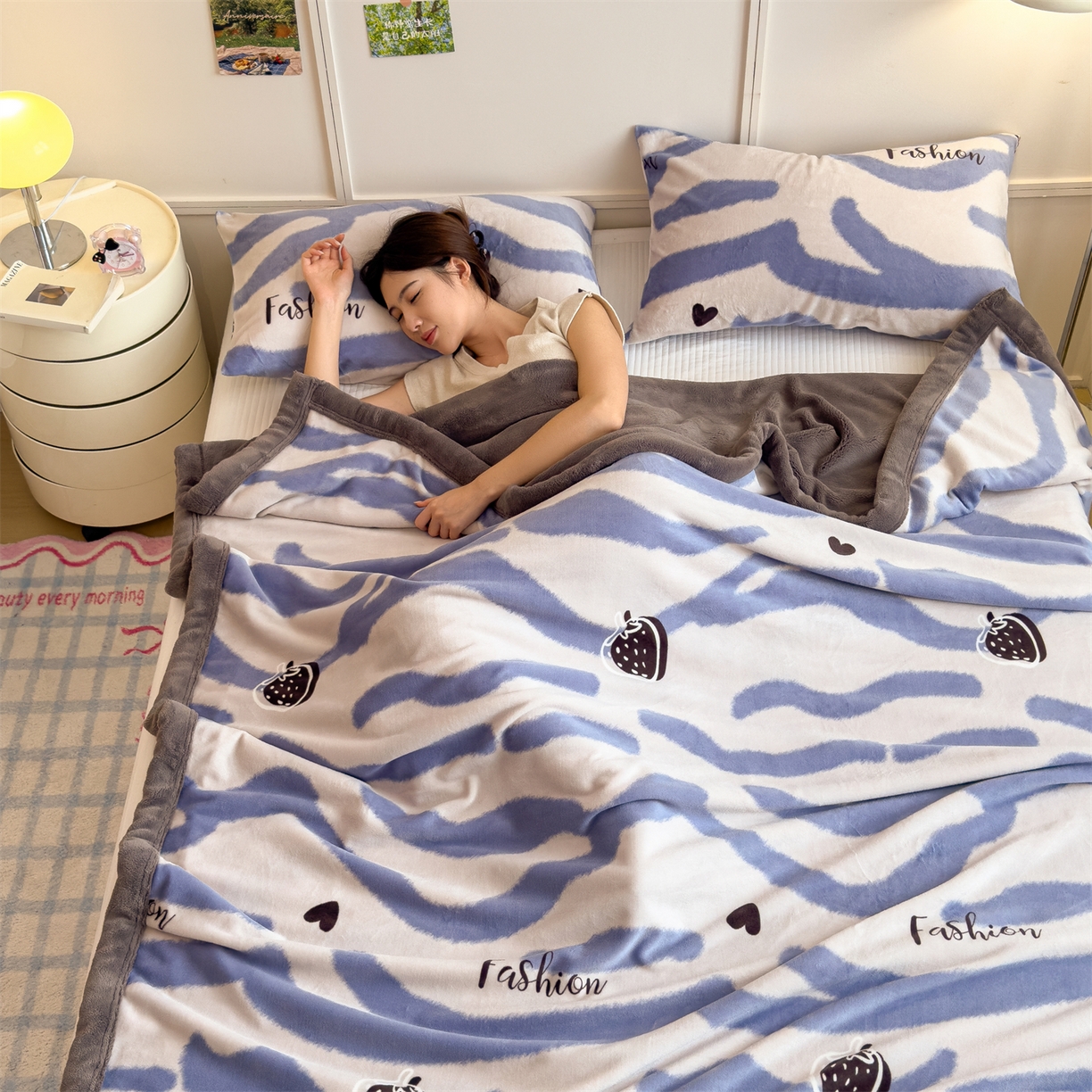 91家纺网 家纺一手货源 找家纺 慕木家纺 2025新款高克重印花牛奶绒云锦绒双层毛毯毛毯毯子（可供跨境提供买家秀） 双层毛毯-海洋之莓+灰