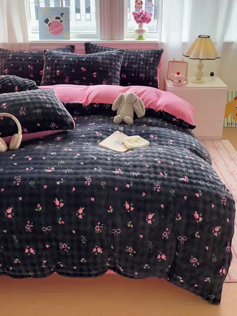 91家纺网 家纺一手货源 找家纺 典曼家纺 2025新款亲肤舒适保暖泡泡绒四件套 暗香