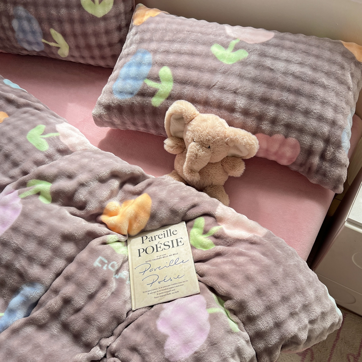 91家纺网 家纺一手货源 找家纺 典曼家纺 2025新款亲肤舒适保暖泡泡绒四件套 郁金香