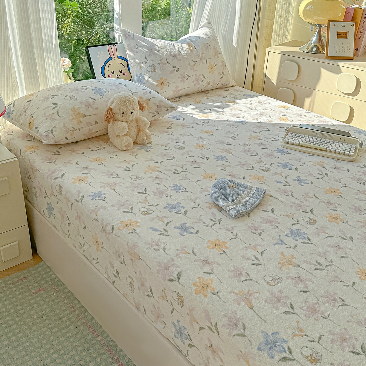 91家纺网 家纺一手货源 找家纺 沐芷 2025 加厚高克重牛奶绒床笠单件/床笠三件套  床笠款床罩床垫保护套罩 【绒】百合兔