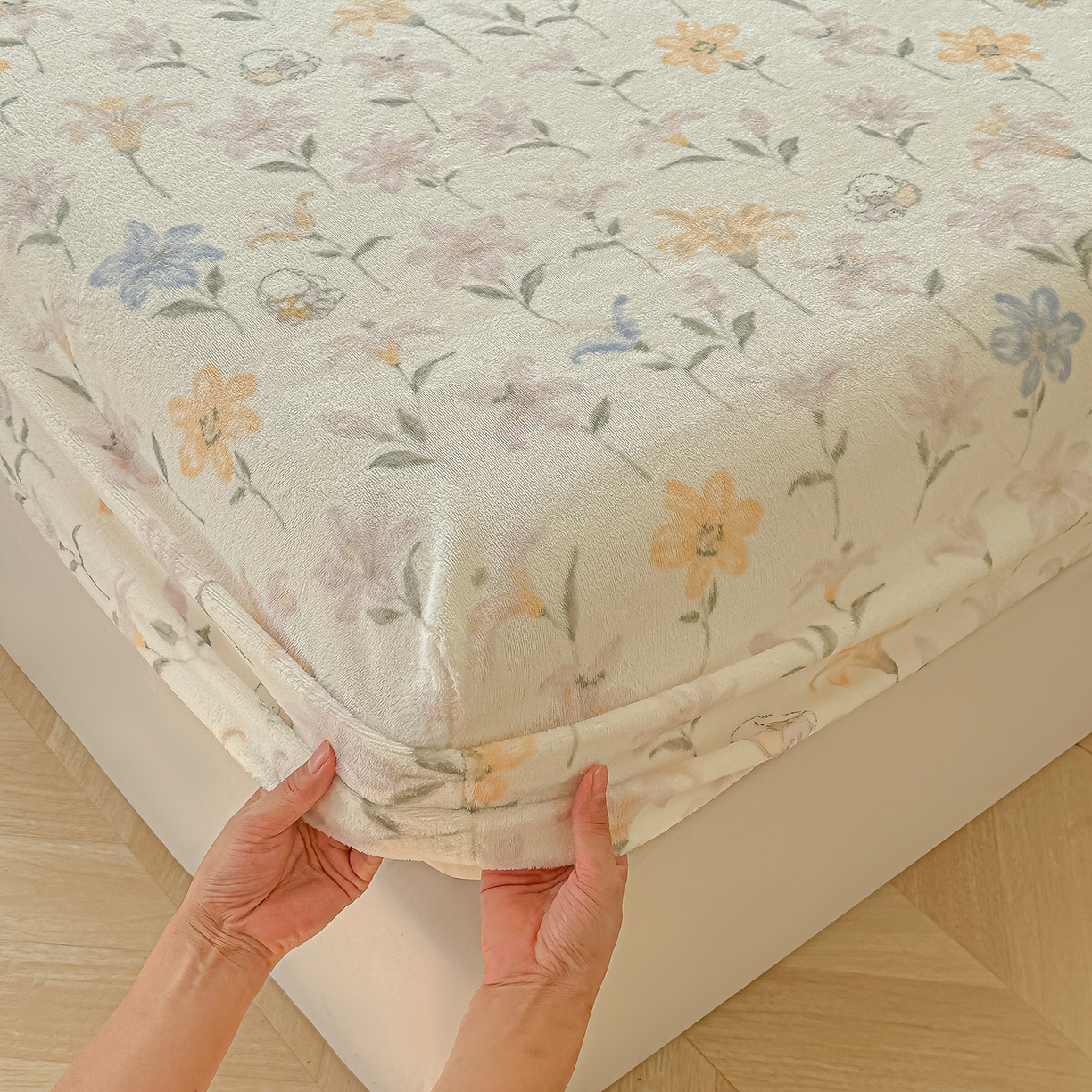 91家纺网 家纺一手货源 找家纺 沐芷 2025 加厚高克重牛奶绒床笠单件/床笠三件套  床笠款床罩床垫保护套罩 【绒】百合兔