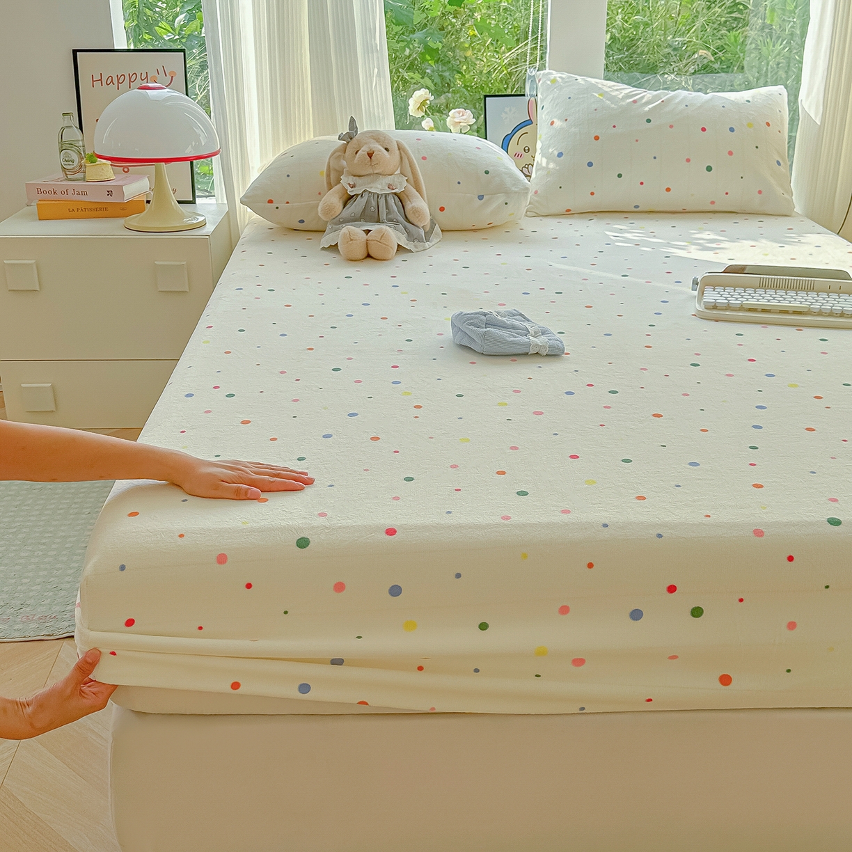 91家纺网 家纺一手货源 找家纺 沐芷 2025 加厚高克重牛奶绒床笠单件/床笠三件套  床笠款床罩床垫保护套罩 【绒】彩色波点