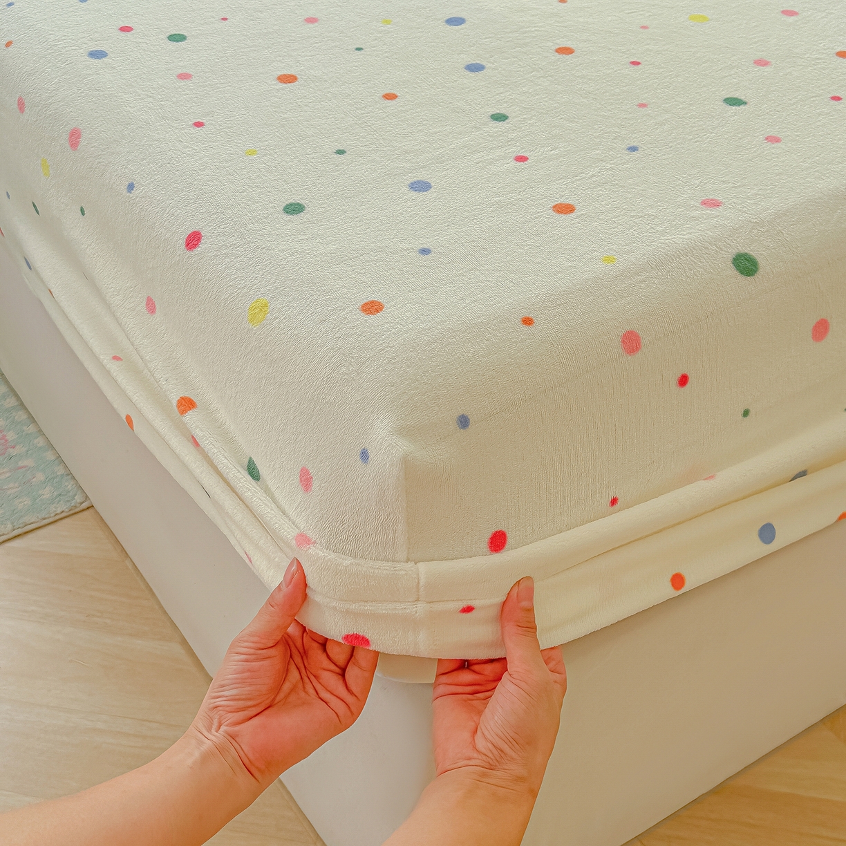 91家纺网 家纺一手货源 找家纺 沐芷 2025 加厚高克重牛奶绒床笠单件/床笠三件套  床笠款床罩床垫保护套罩 【绒】彩色波点