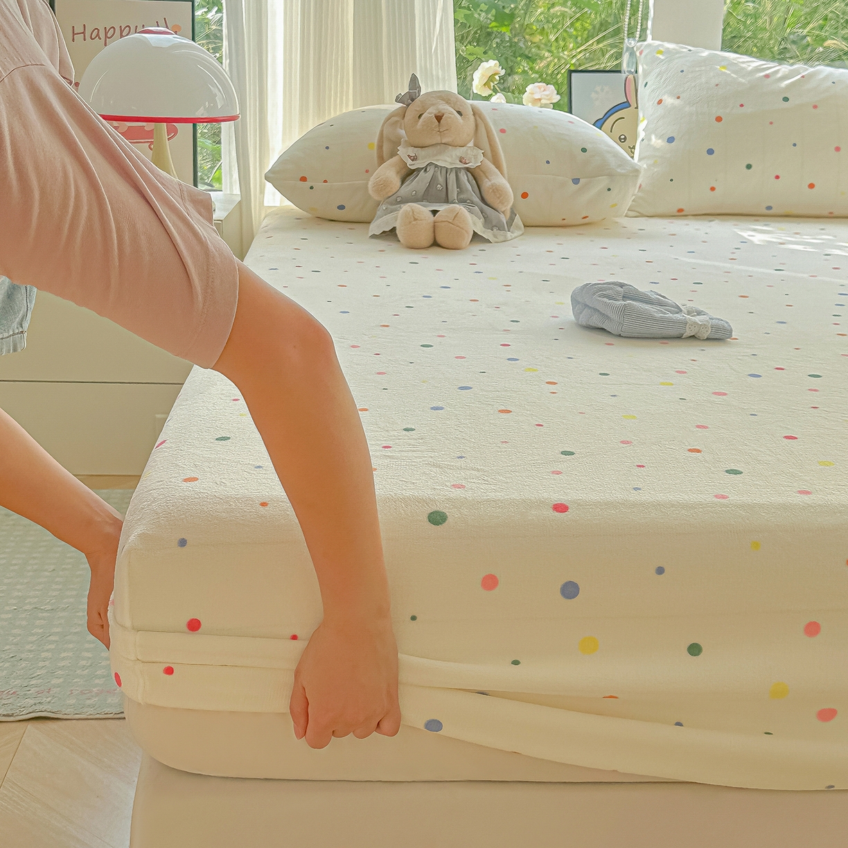 91家纺网 家纺一手货源 找家纺 沐芷 2025 加厚高克重牛奶绒床笠单件/床笠三件套  床笠款床罩床垫保护套罩 【绒】彩色波点