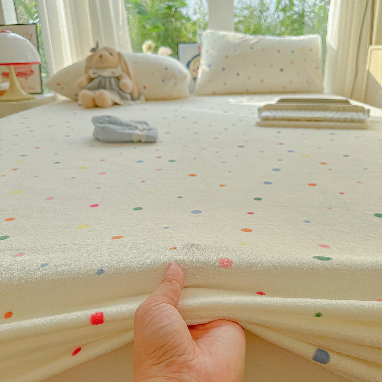 91家纺网 家纺一手货源 找家纺 沐芷 2025 加厚高克重牛奶绒床笠单件/床笠三件套  床笠款床罩床垫保护套罩 【绒】彩色波点