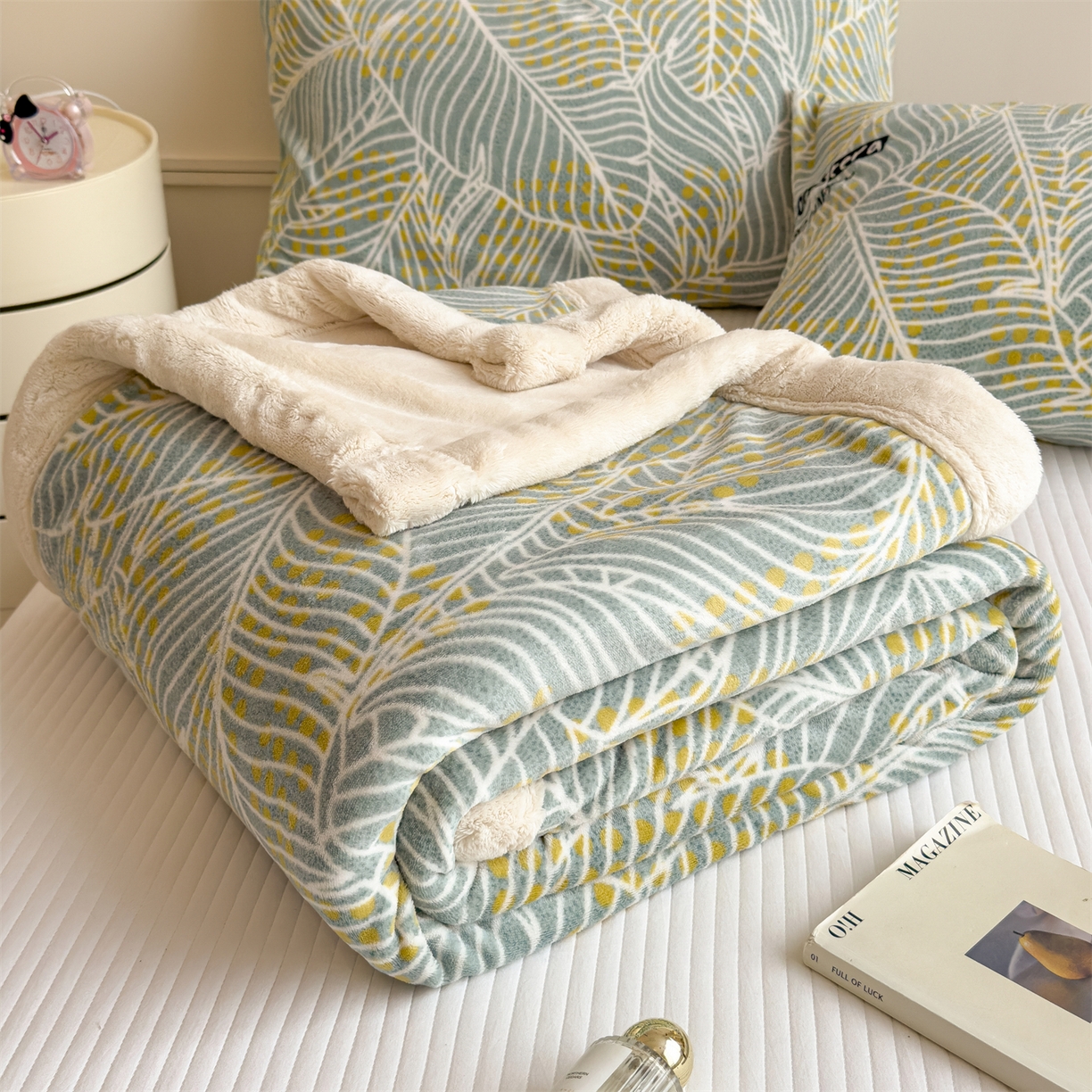 91家纺网 家纺一手货源 找家纺 慕木家纺 2025新款高克重印花牛奶绒云锦绒双层毛毯毛毯毯子（可供跨境提供买家秀） 双层毛毯-绿柏叶+白