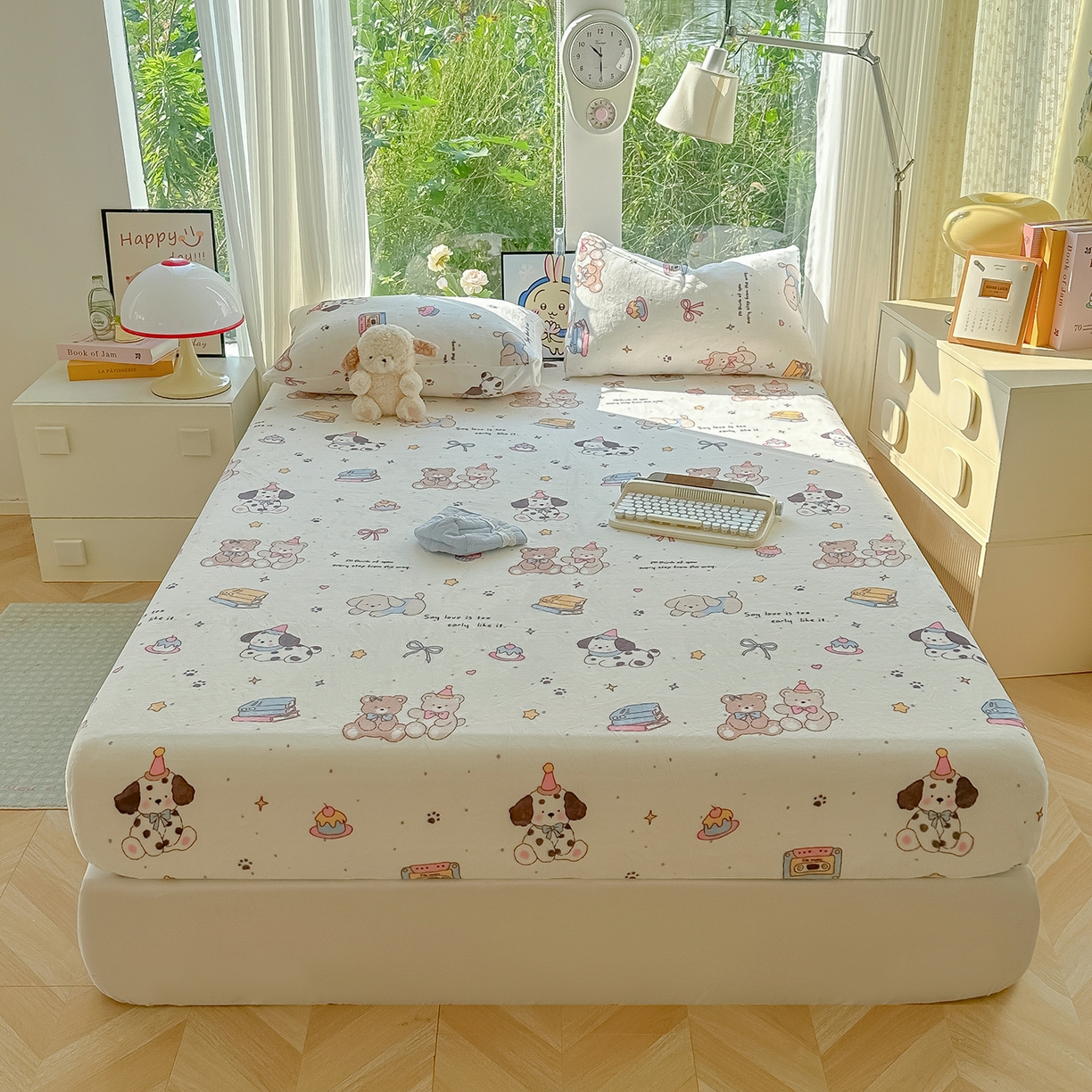 91家纺网 家纺一手货源 找家纺 沐芷 2025 加厚高克重牛奶绒床笠单件/床笠三件套  床笠款床罩床垫保护套罩 【绒】磁带熊仔