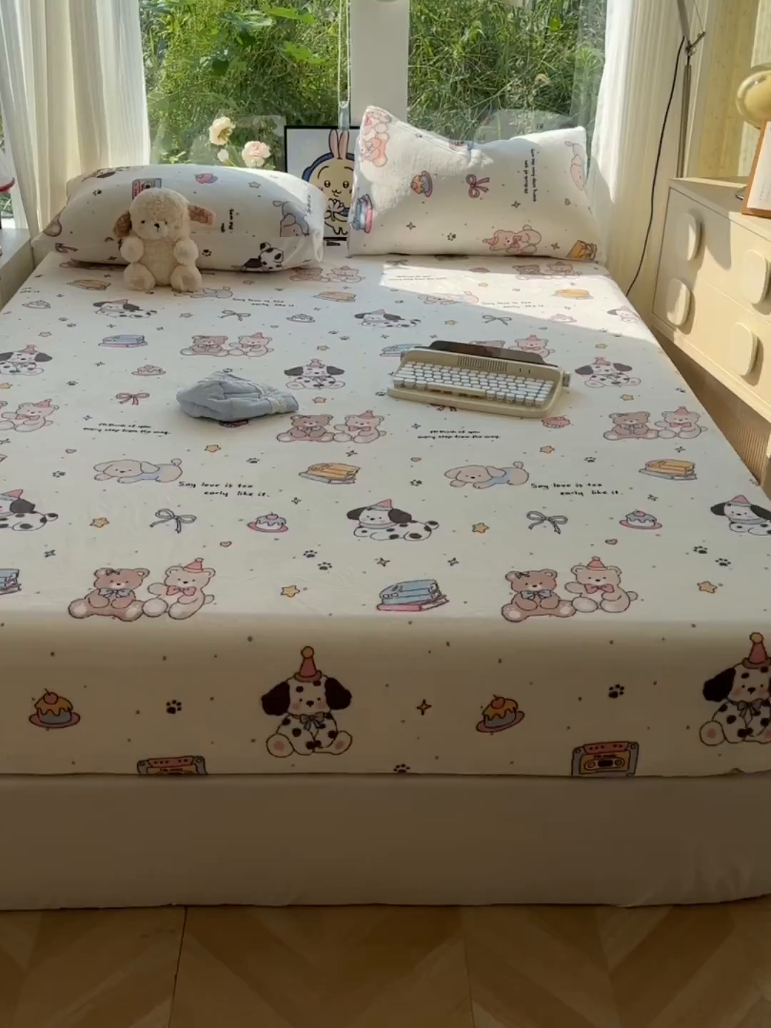 91家纺网 家纺一手货源 找家纺 沐芷 2025 加厚高克重牛奶绒床笠单件/床笠三件套  床笠款床罩床垫保护套罩 【绒】磁带熊仔