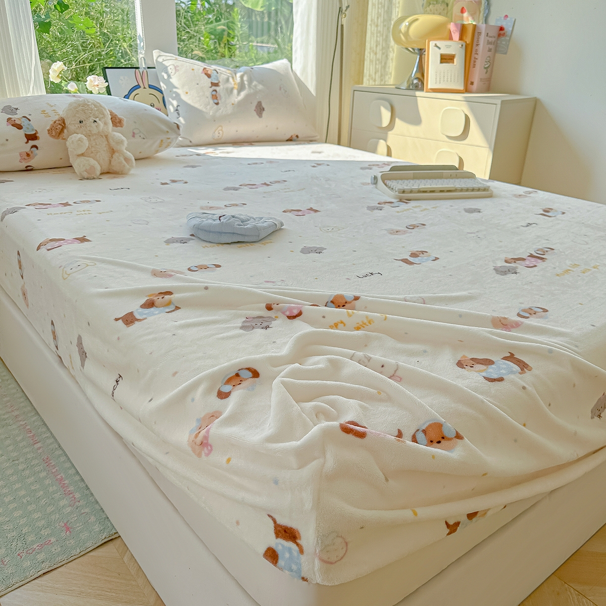 91家纺网 家纺一手货源 找家纺 沐芷 2025 加厚高克重牛奶绒床笠单件/床笠三件套  床笠款床罩床垫保护套罩 【绒】腊肠狗联盟