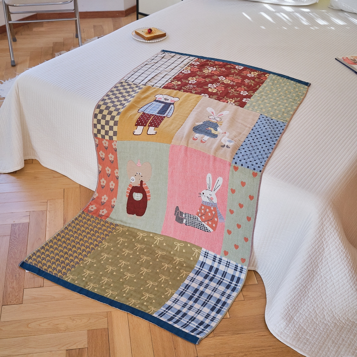 91家纺网 家纺一手货源 找家纺 沐瑟家纺 2025新款卡通A类全棉四层纱布浴巾加大毛巾-第四组 春日田园 150*75cm