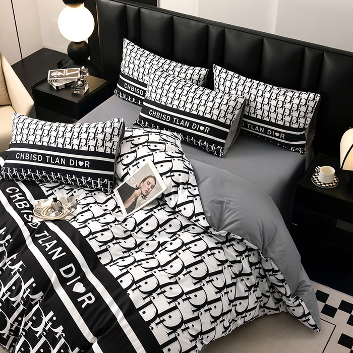 91家纺网 家纺一手货源 找家纺 色鬼布艺高端家居主号 2025新款轻奢亲肤纯棉数码印花网红热款四件套 黑白迪