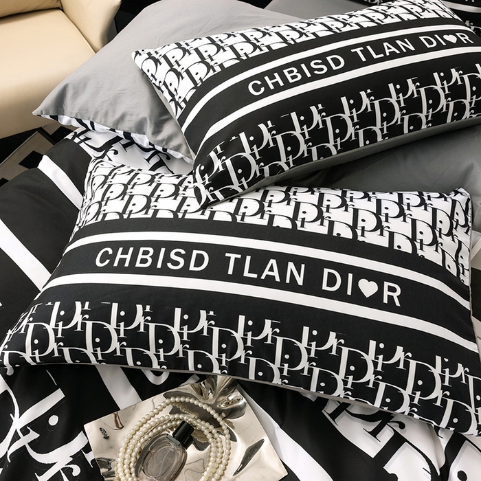 91家纺网 家纺一手货源 找家纺 色鬼布艺高端家居主号 2025新款轻奢亲肤纯棉数码印花网红热款四件套 黑白迪