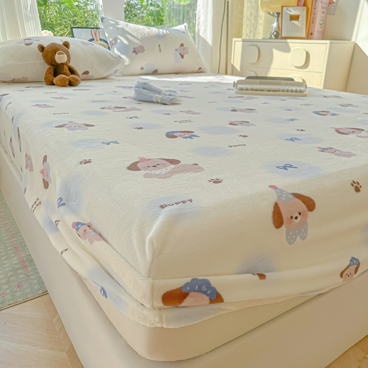 91家纺网 家纺一手货源 找家纺 沐芷 2025 加厚高克重牛奶绒床笠单件/床笠三件套  床笠款床罩床垫保护套罩 【绒】蓝波点印记