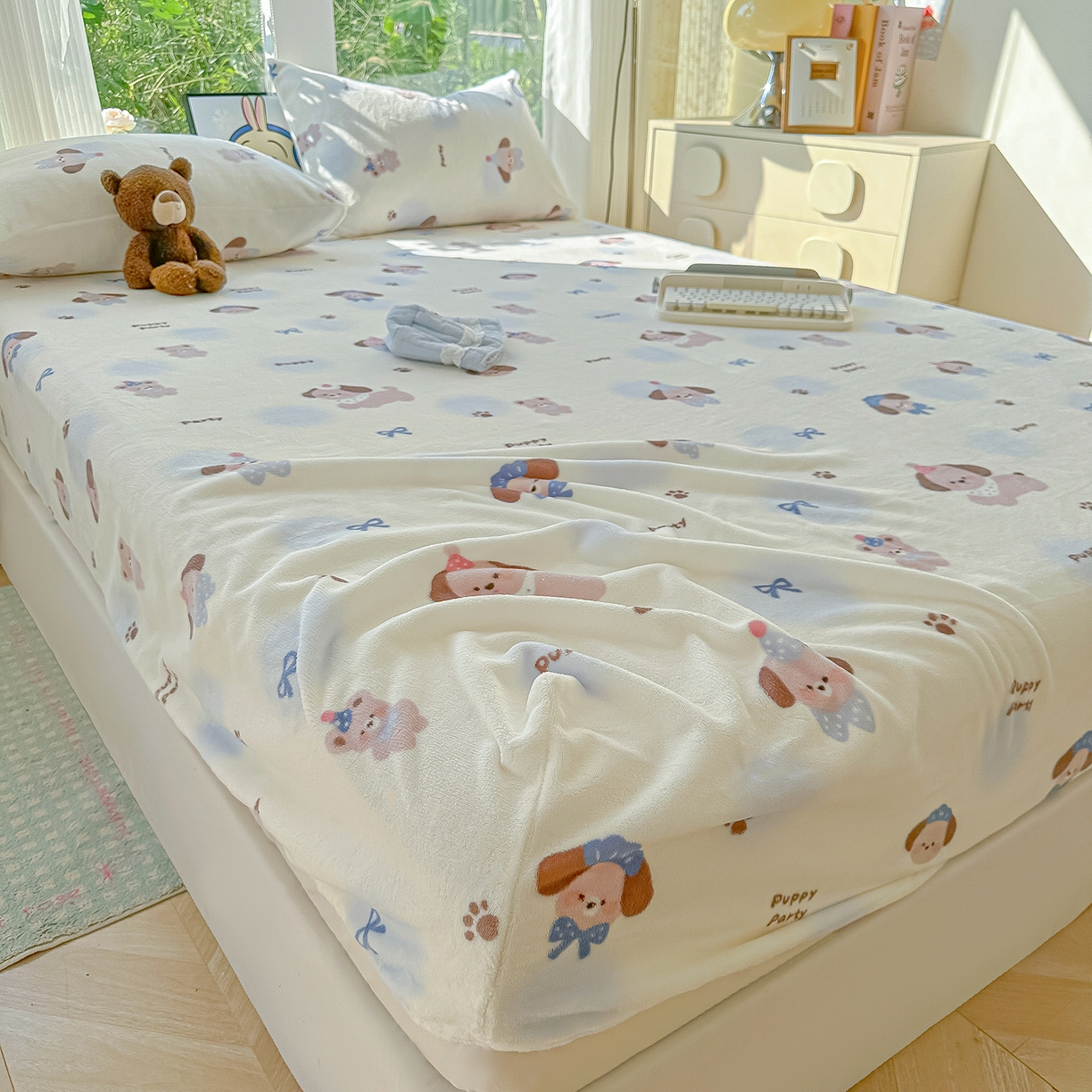 91家纺网 家纺一手货源 找家纺 沐芷 2025 加厚高克重牛奶绒床笠单件/床笠三件套  床笠款床罩床垫保护套罩 【绒】蓝波点印记