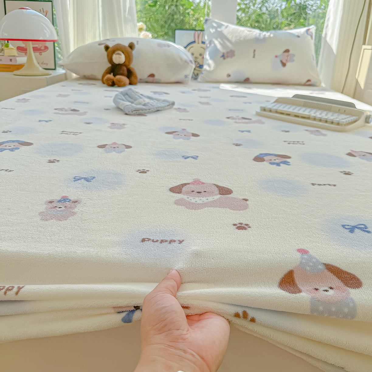 91家纺网 家纺一手货源 找家纺 沐芷 2025 加厚高克重牛奶绒床笠单件/床笠三件套  床笠款床罩床垫保护套罩 【绒】蓝波点印记