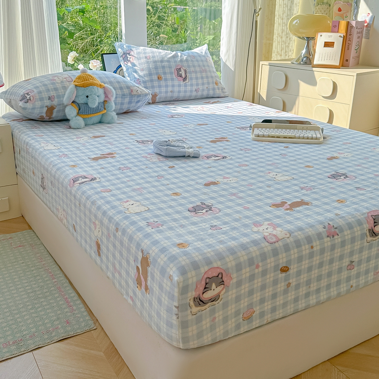 91家纺网 家纺一手货源 找家纺 沐芷 2025 加厚高克重牛奶绒床笠单件/床笠三件套  床笠款床罩床垫保护套罩 【绒】蓝色小窝