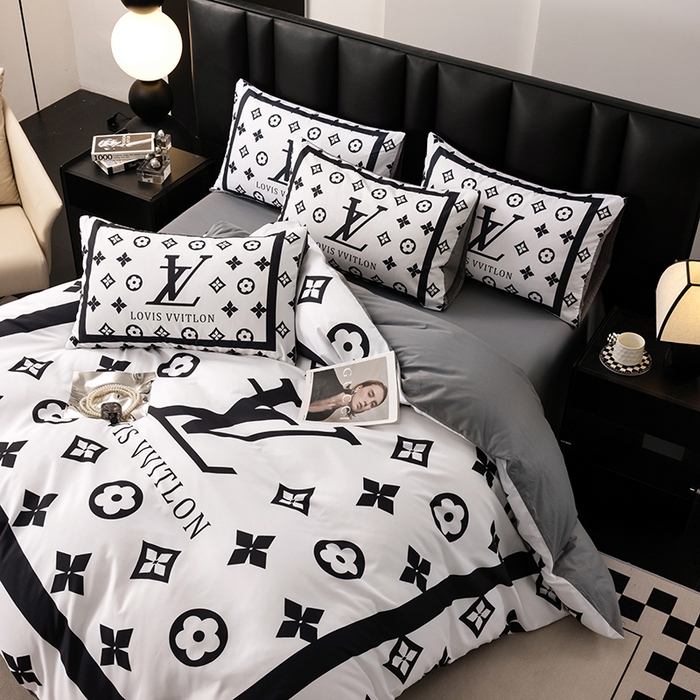 91家纺网 家纺一手货源 找家纺 色鬼布艺高端家居主号 2025新款轻奢亲肤纯棉数码印花网红热款四件套 黑白V